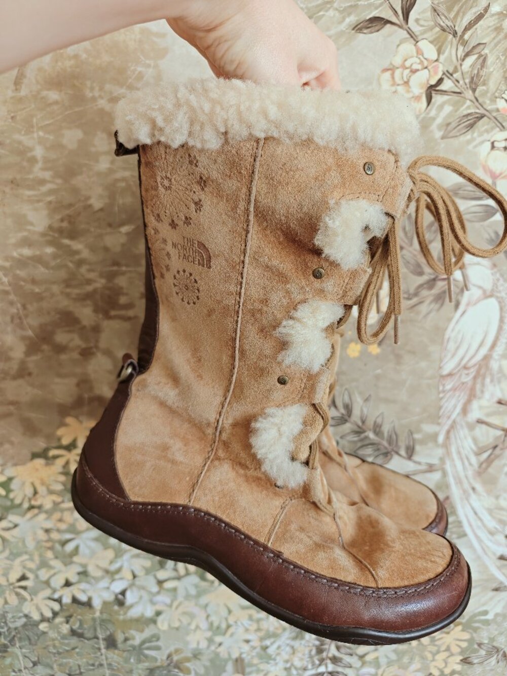 The North Face Abby III Tan Suede Leather Floral Shearling Warm Boots Sz. 8